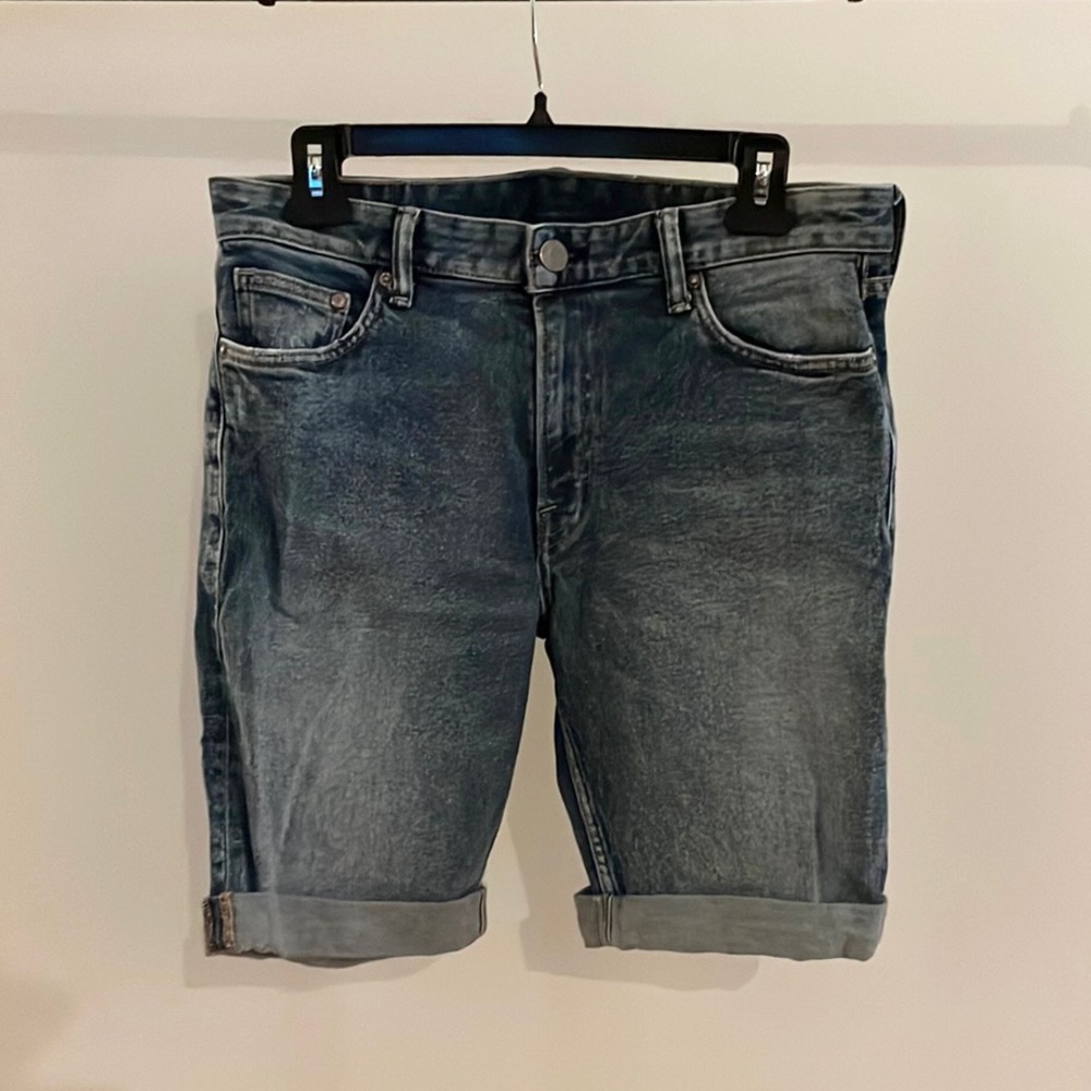 H&M Men’s Denim Light Wash Shorts (31” Waist)